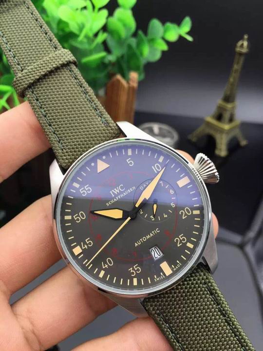 IWC watch man-472